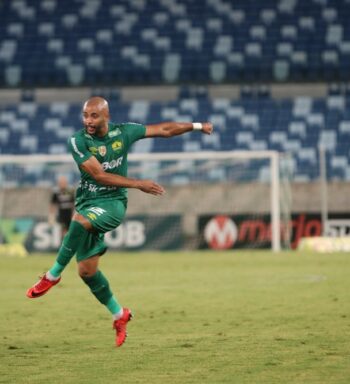Romário dedica vitória sobre o Guarani para tio diagnosticado com câncer cerebral