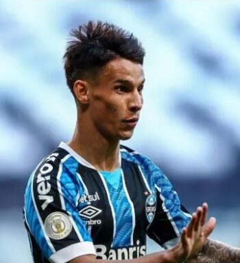 “Quero ser ídolo aqui”; Ferrerinha se declara ao Grêmio, rechaça Europa no momento e traça meta ousada no clube
