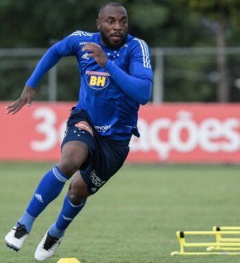 Manoel e Matheus Neris iniciam transição no Cruzeiro; Paulo aguarda resultado de Covid-19