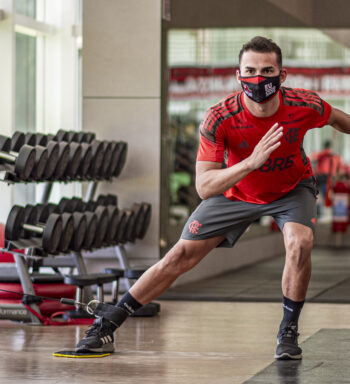 Flamengo: recuperando-se de lesão, Thiago Maia faz trabalhos na academia visando retorno