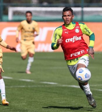 Recuperado, Gabriel Veron viaja para o Chile e volta a ser relacionado pelo Palmeiras