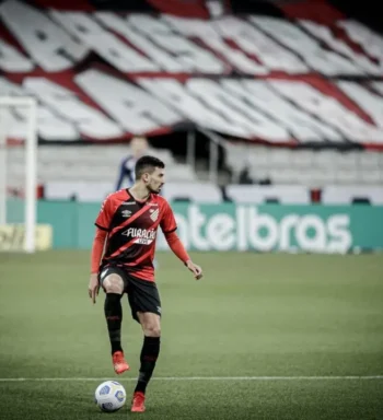 Pedro Henrique reencontra Corinthians buscando seu primeiro gol pelo Athletico