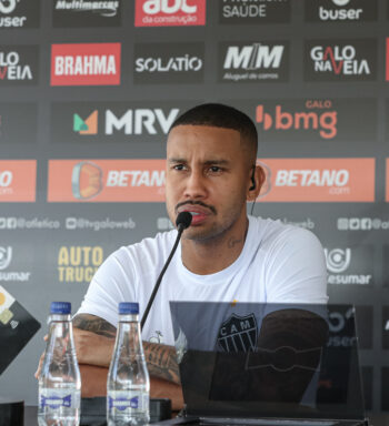 Jair defende dupla com Allan no esquema de Cuca: ‘damos suporte para que os atacantes decidam’