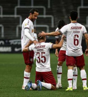 André admite “choque” após subir para os profissionais e trabalhar com ídolos