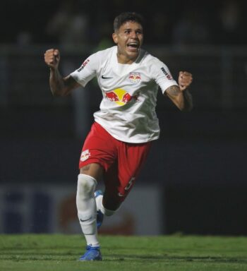 Fã de Raul, Jadsom se vê mais solto em campo e explica gol: “Característica que vem do futsal”