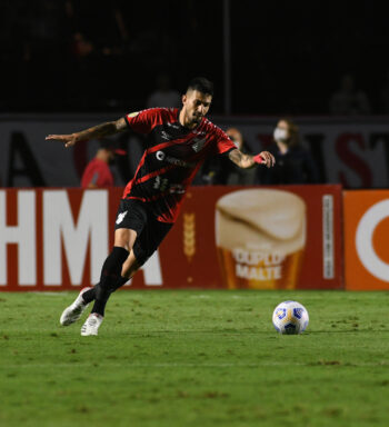 Pedro Henrique completou 100 jogos com a camisa rubro-negra