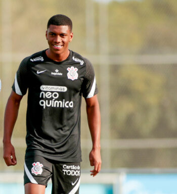 Campeão na base, Felipe revela bastidores e objetivos com a camisa do Corinthians