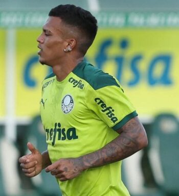 Em busca de mais minutos, Veron inicia temporada com bons números no Palmeiras