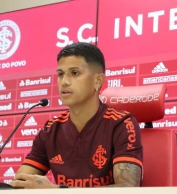 Cacique Medina dá chances a ‘xodó’ da torcida do Internacional em primeiros treinos de 2022