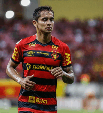 Com moral, Everton Felipe alcança 150 jogos pelo Sport: ‘Cresci como ser humano’