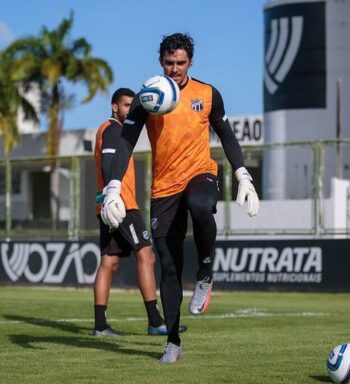 Goleiro Richard se recupera da Covid e estreia na temporada 2022