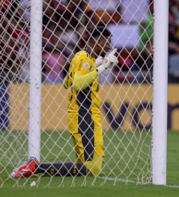 Hugo encanta Paulo Sousa e pode passar à frente de Diego Alves na titularidade do Fla