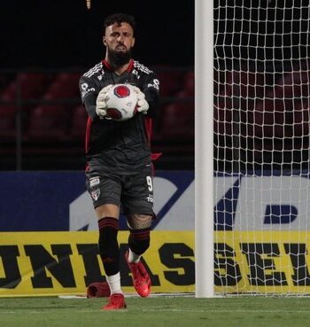 Jandrei ainda não teve a meta vazada em partidas pelo São Paulo