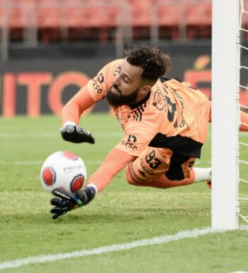 Jandrei se consolida como titular do gol do São Paulo com sequência que não tinha desde 2018