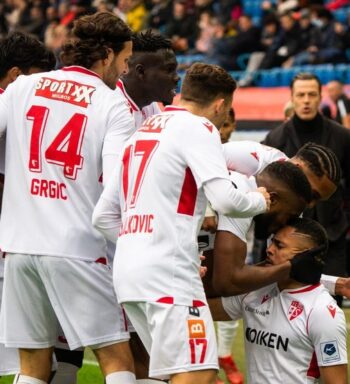 Brasileiro faz golaço de bicicleta em jogo na Suíça; assista ao vídeo