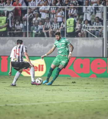 Fabrício Daniel comemora assistência e começa a ganhar espaço no Coritiba: “Procurando evoluir”