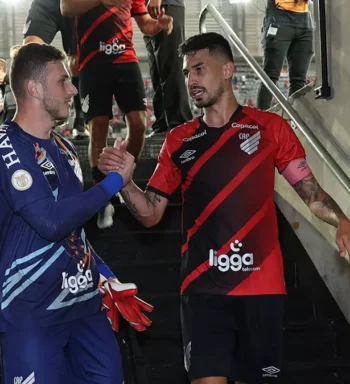 Pedro Henrique avalia sensação de ser capitão do Athletico: ‘Significa muito para mim’