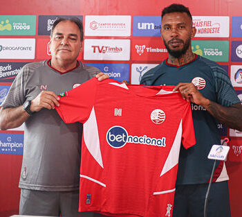 Paulo celebra reencontro com outros atletas experientes do Náutico em 2023