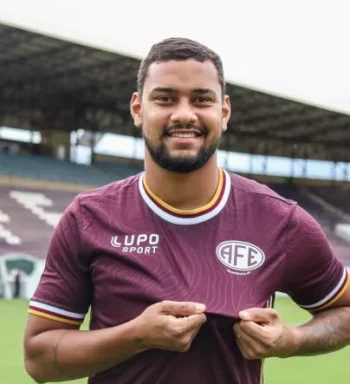 Ferroviária anuncia chegada de meia que pertence ao Bragantino