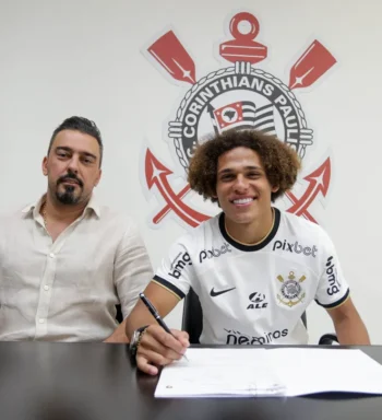 Corinthians anuncia renovação de contrato do meia Guilherme Biro