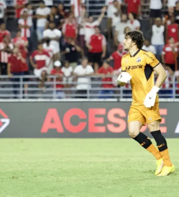 Richard avalia momento do Ceará e garante equipe forte antes de Clássico; veja provável