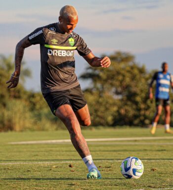 Deyverson projeta reencontro com Palmeiras e diz: “Espero marcar um gol”