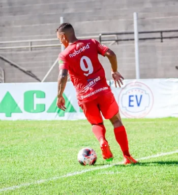 Popó marca duas vezes, amplia artilharia, e Capivariano vence Marília na Série A3