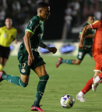 Em jogo de retorno ao time titular do Palmeiras, Giovani aproveita chance e vai bem