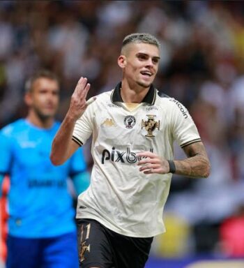 Gabriel Pec chega a 150 jogos pelo Vasco