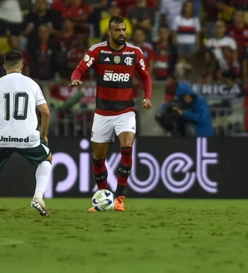 Fabrício Bruno se consolida com Sampaoli e celebra marca de 50 jogos pelo Flamengo