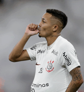 Adson lidera Corinthians em desarmes certos no Campeonato Brasileiro; veja ranking