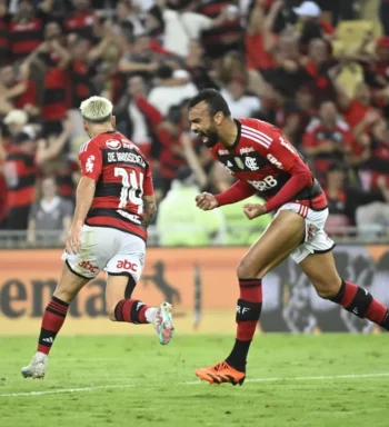 “Ankara Fabrício Bruno”: arrancada de zagueiro do Flamengo viraliza e lembra lance de Messi; veja