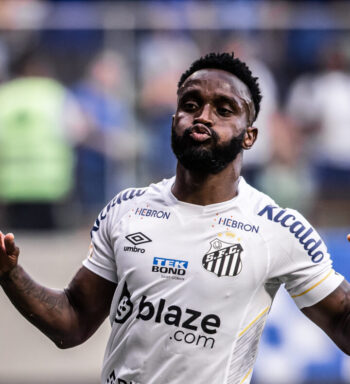 Mendoza está a um gol de entrar no Top-10 artilheiros estrangeiros do Santos