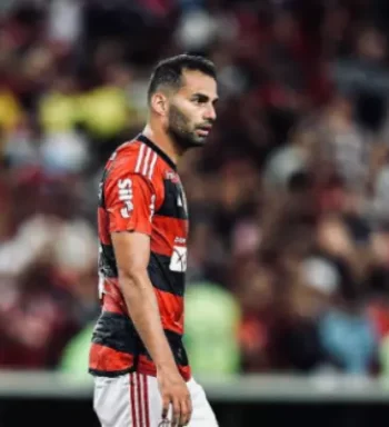 De surpresa à personagem essencial: Thiago Maia foi titular e peça fundamental na vitória do Flamengo