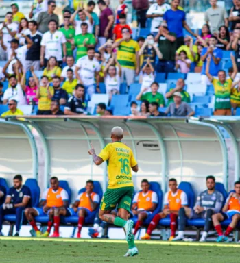 Com gol contra o Bahia, Deyverson se torna o maior artilheiro do Cuiabá na Série A