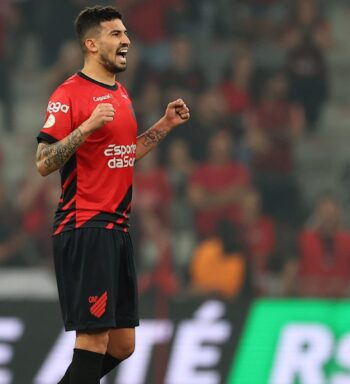 Pedro Henrique comenta vitória do Athletico e nova função: ‘É bom ter variação’