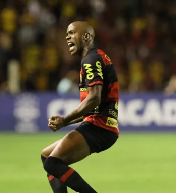 “Pastor” e referência, Fabinho completa 17 anos de carreira na expectativa por volta no Sport