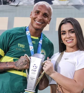 De motivadora a analista: conheça Karina, esposa que Deyverson exalta em toda entrevista