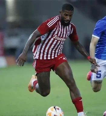 Destaque na Grécia, Rodinei participou de 75% dos gols do Olympiacos na temporada
