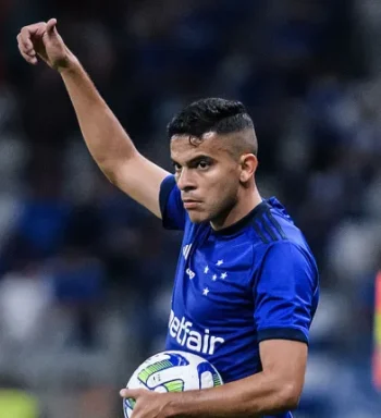 Artilheiro do Cruzeiro aposta na força do grupo para reagir no Brasileirão