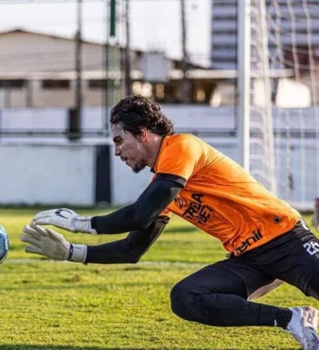 Após dois meses fora, Richard volta aos treinos no Ceará em preparação para jogo contra o Tombense