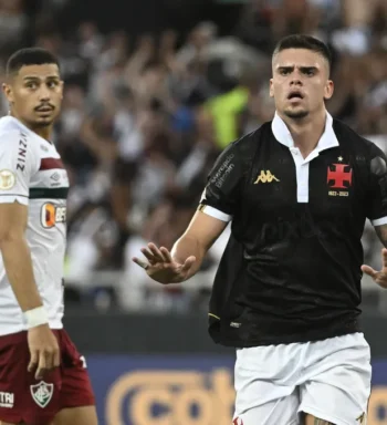 Pec faz dois em vitória do Vasco sobre o Fluminense e dedica ao menino Gui: “Meu grande amigo”