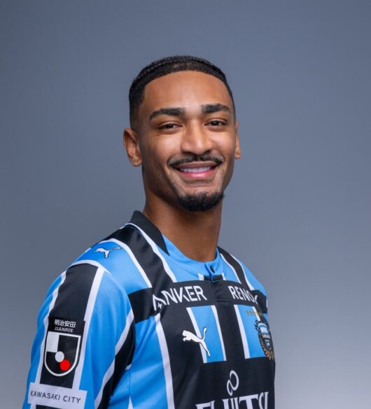 Ex-Cuiabá e Sport, Derik Lacerda marca e dá duas assistências em estreia pelo Kawasaki Frontale