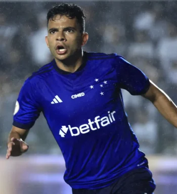 Artilheiro e garçom do Cruzeiro, Bruno Rodrigues tem participação direta em 70% das vitórias no ano