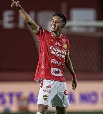 Com gol relâmpago e atuação marcante de Juan Christian, Vila Nova derrota Ceará e volta a integrar o G4 da Série B