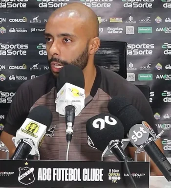 Romário avalia próximos jogos do ABC e diz que grupo está fechado com Allan Aal: “Ele não é o único responsável”