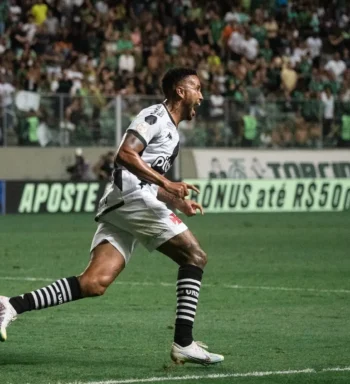 Herói em vitória do Vasco, Jair revela ambição no Brasileirão: ‘Queremos brigar na parte de cima’