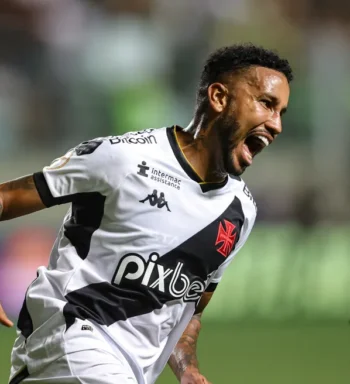 Jair recupera espaço na ciranda de Ramón Díaz no Vasco