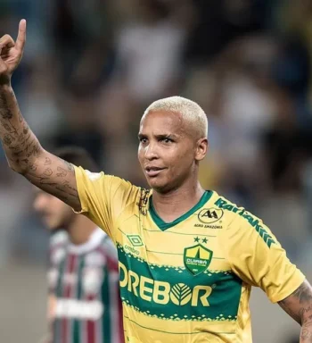 Deyverson fala sobre boa atuação contra Fluminense de Diniz e projeta Seleção: “Minha hora vai chegar”