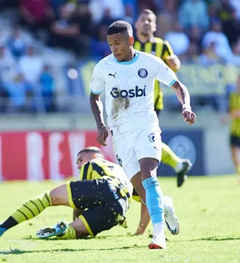 Un Savinho “maradoniano” da el pase al Girona